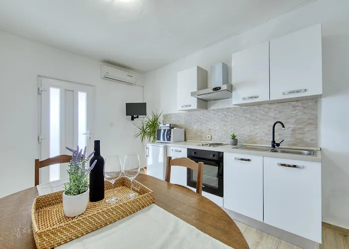 Gazic, No 3 Appartement *